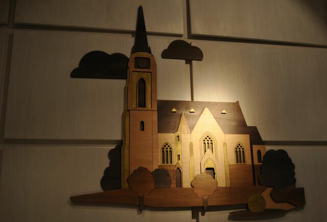 Diese Holzarbeit hängt wo?
Sigrid hat es gewusst. Die Holzarbeit hängt in der Bäckerei Härdner in Bad Rappenau. | Foto: Daniela Somers