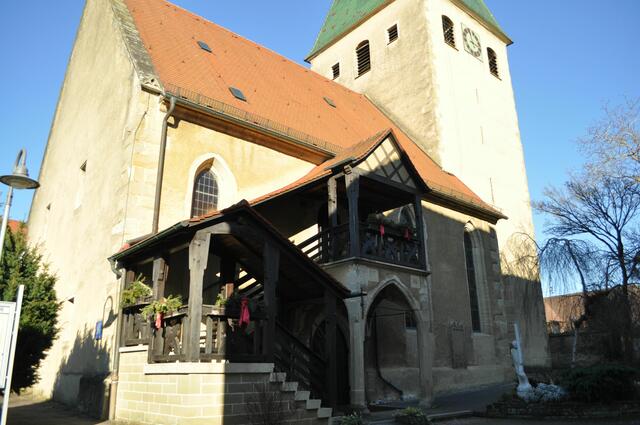 Die Kirche hat einen schönen Aufgang zur Empore. Ihr heutiges Aussehen bekam sie 1586. | Foto: Daniela Somers