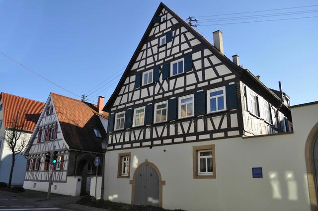 Auch schöne Fachwerkhäuser findet man noch im Ort. Dieses Fachwerkhaus wurde 1798 erbaut. Es trägt eine Inschrift an der rechten Seite mit der Entstehungszahl und dem Erbauer. | Foto: Daniela Somers