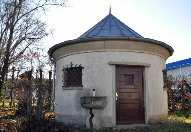 Dieses kleine Türmchen ist ein historisches Pumphaus. | Foto: Daniela Somers