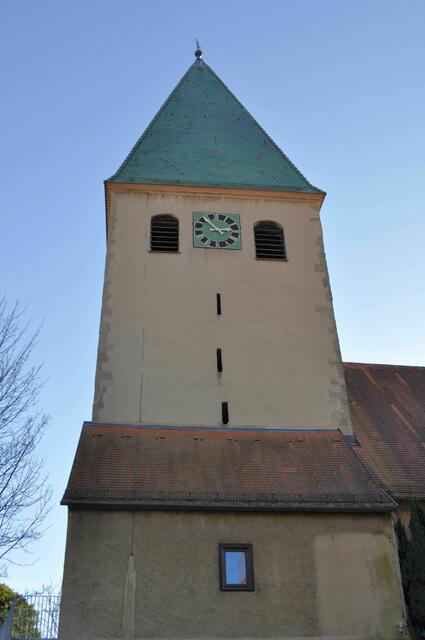 Kirchturm der Mauritiuskirche. Ungewöhnlich mit grünem Dach. | Foto: Daniela Somers