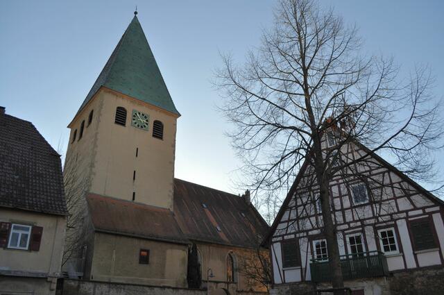 Die Mauritiuskirche wurde im 14. Jahrhundert als Wehrkirche gebaut. | Foto: Daniela Somers