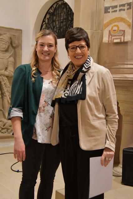 Sina Wagner, Sängerin und Trauerrednerin und Maren Hettler-Wiedemann, Koordinatorin des Ökumenischen Hospizdienstes Leintal | Foto: Jutta Koster