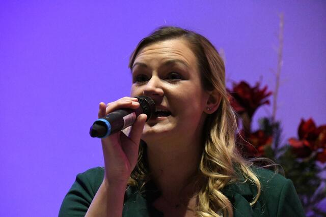 Sina Wagner ...  | Foto: Jutta Koster