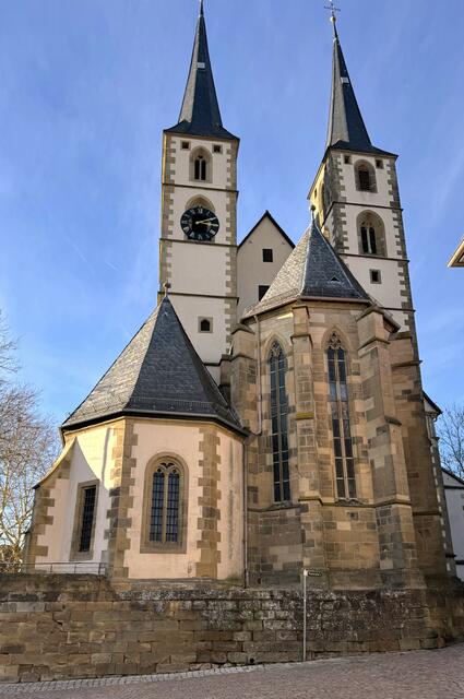 Wie heißt diese Kirche
evangelische Stadtkirche | Foto: Heide Böllinger aus Bad Friedrichshall
