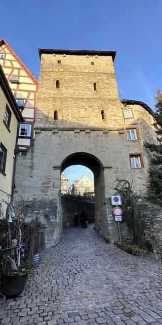 Wie heißt das Gebäude
Hohentaufen Tor | Foto: Heide Böllinger aus Bad Friedrichshall