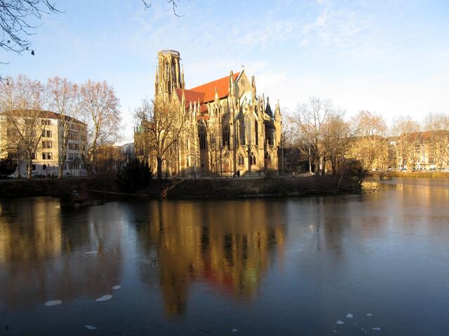 Auf 660 Pfählen in den See gebaut, die Johanneskirche steht im Feuersee, einem Löschwasserteich. | Foto: WandernGabyErich