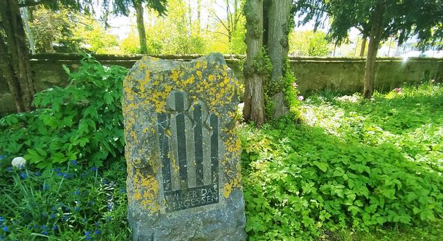 Wer kennt diesen Gedenkstein und weiß,  wo er zu finden ist? | Foto: sigischlottke