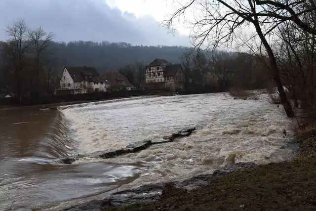 Viel Wasser im Kocher am 13.02.2025 | Foto: Marga Specht