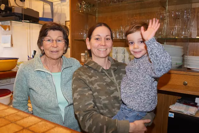 Auffallend viele Mädels freuen sich mit uns und strahlen uns an! | Foto: Eisenbahnclub-Heilbronn e.V. Helmut Epp