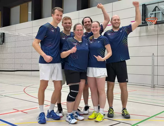 Freuen sich über die Punktgewinne - Lars Grauer, Jonathan Link, Philipp Schwara, Tim Saur, vorne von links - Maike Kohler / Julia Heinz | Foto: E. Rosendorf