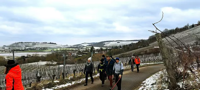 Herrlicher Blick zurück zum Amalienhof - der Burg Wildeck und der Ruine Helfenberg. | Foto: Isolde Reitz