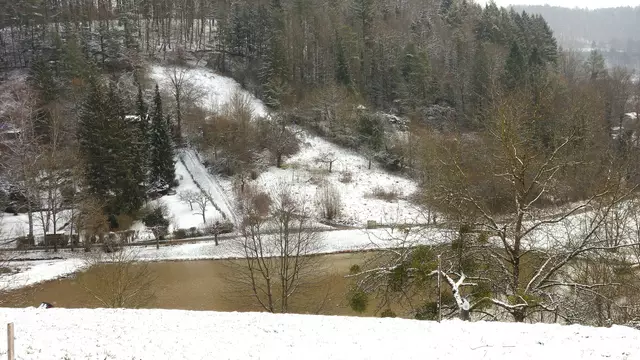 Der verträumt liegende Bernbachsee. | Foto: Isolde Reitz