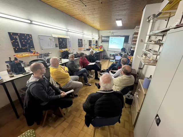 Jahresspartenversammlung der Modellflieger in der Modellbauwerkstatt des Fliegerheims Heilbronn. | Foto: Fliegergruppe Heilbronn e.V.