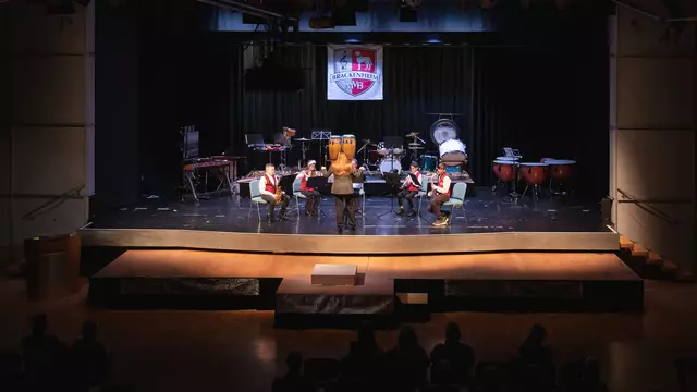 Das Schülerorchester begeistert trotz kleiner Besetzung | Foto: Stefan Seiz