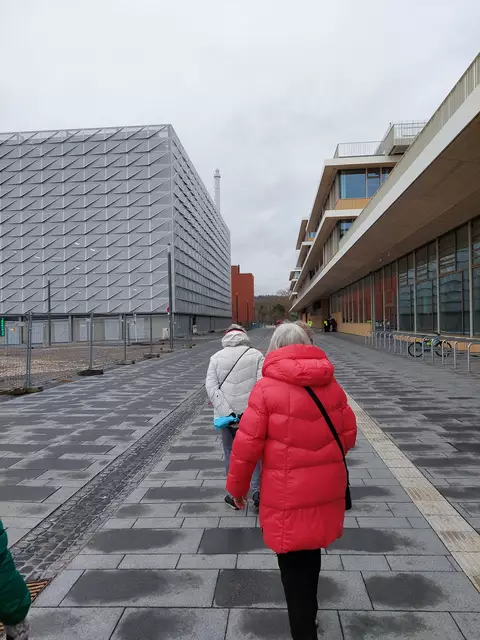 Selbst ein Parkhaus kann schön aussehen, wenn es wie hier mit einer filigranen luftigen Außenhaut punktet. | Foto: Foto privat
