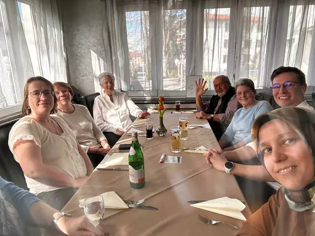 Jahrestreffen Ehrenamt des Katharinenstifts. Claudia Jäger, Birgit Kaupp, Hella Dieckmann, Bernd Kaupp, Elisabeth Abraham, Tobias Nolden, Ketiban Kurga.  | Foto: Ketiban Kurga