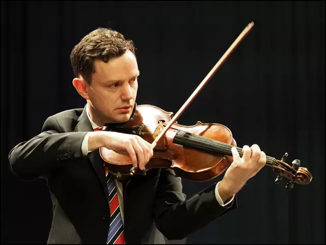Julien Heichelbech beim Konzert mit dem Orchester Eppinger Musikfreunde. | Foto: Orchester Eppinger Musikfreunde