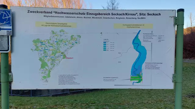 Infotafel am Hochwasserrückhaltebecken  | Foto: Elfriede Baier 