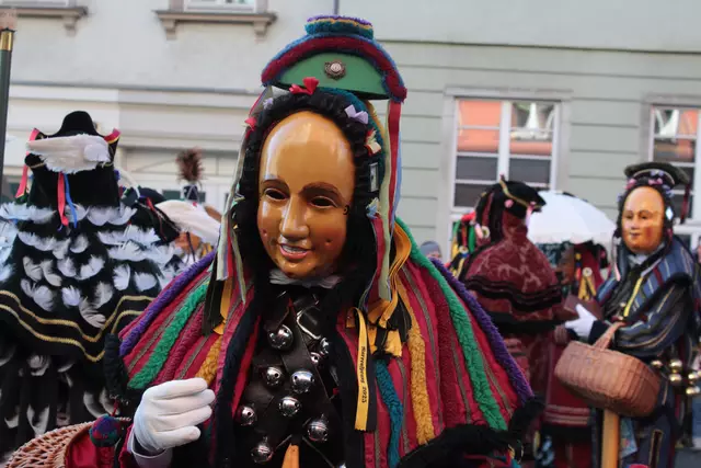 Fransenkleid | Foto: Sandra Martines