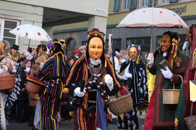 Fransenkleid | Foto: Sandra Martines