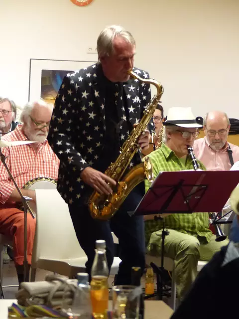 Die heißen Tenorsaxophonsoli mit körperlichem Volleinsatz von Johannes Mühleck erhielten verdient großen Beifall. | Foto: privat