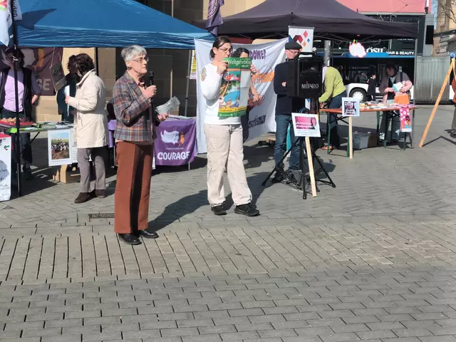 Ein breites Spektrum von Religion bis Revolution prägte die verschiedenen Beiträge. Die Teilnehmerinnen hoben die gute Zusammenarbeit auf Augenhöhe und den gegenseitigen Respekt hervor.  | Foto: MLPD