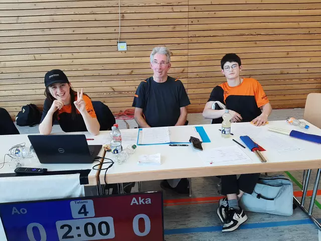 Gute Stimmung bei der Tischbesatzung mit Helen, Roland und Dennis Heil (von links) | Foto: Karateverein Eppingen