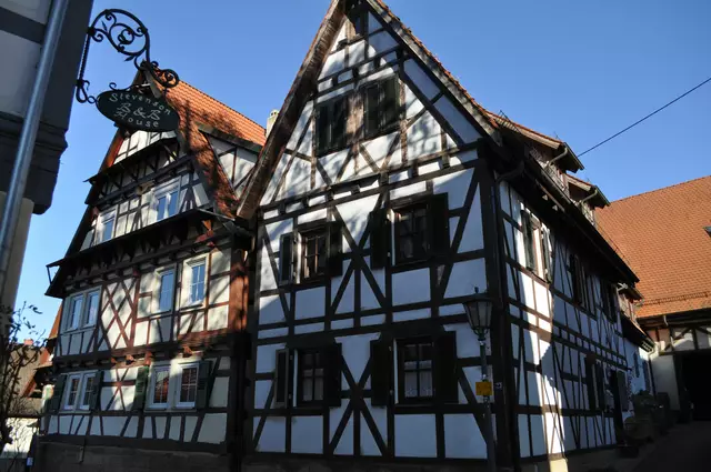 Auch Gegenüber des "Bed &amp; Breakfast" gibt es schön sanierte Fachwerkhäuser. | Foto: Daniela Somers