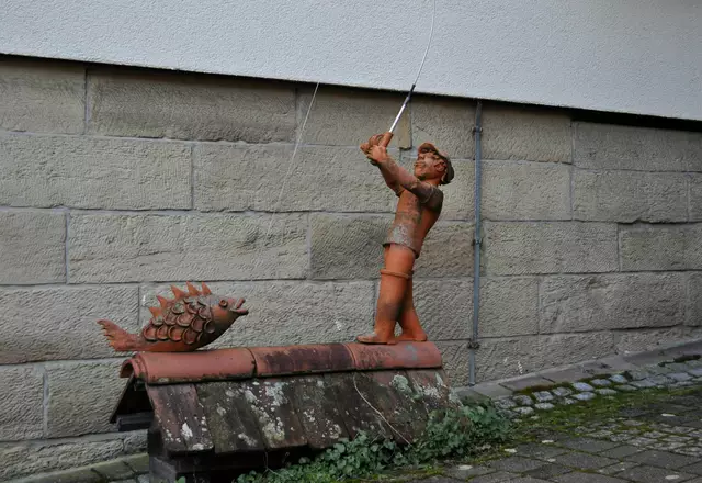 Oder doch lieber ein Angler für den Gartenteich? | Foto: Daniela Somers