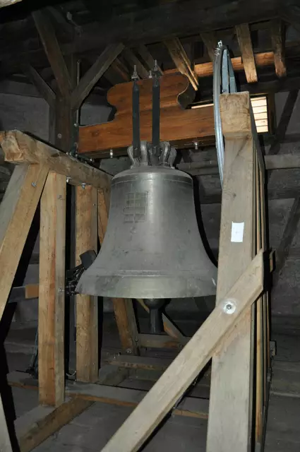 Bevor man ganz nach oben kommt, hängt eine einzelne Glocke | Foto: Daniela Somers