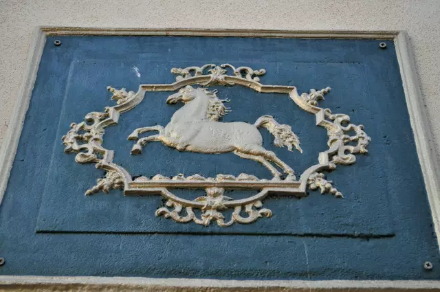 An der Hauswand des 1747 erbauten Hauses. | Foto: Daniela Somers