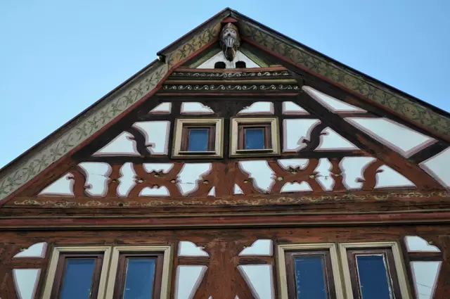 Gasthaus Sonne. Besonders schön sind die Schnitzereien. | Foto: Daniela Somers