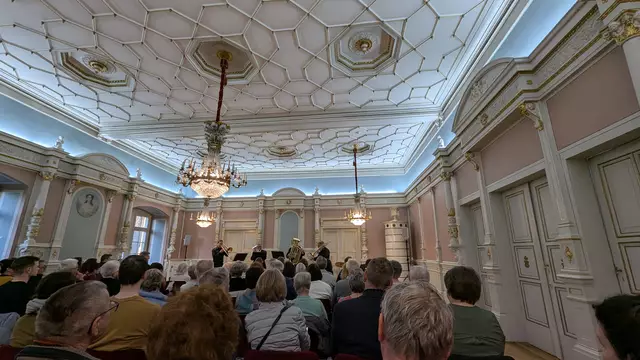Etwa 130 Zuhörer kamen zum Kammerkonzert im Blauen Saal: die 4non Woods trumpfen auf. | Foto: Volker Wagner