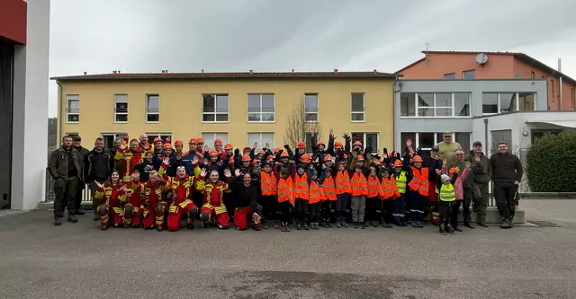 Helfer der Waldreinigung 2025 | Foto: Feuerwehr Neudenau