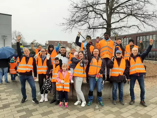 Gute Stimmung beim Karateverein Eppingen mit Dojoleiter Matthias Schäfer (ganz links) schon vor dem Beginn der Stadtputzete | Foto: Karateverein Eppingen