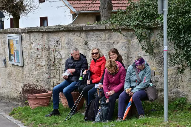 Das haben wir uns jetzt verdient. Vesperpause in Mistlau. | Foto: Michael Harmsen