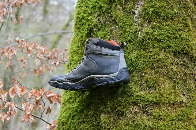 Da hat jemand seinen Wanderstiefel buchstäblich an den Nagel gehängt und ich habe nun meine Kamera weggepackt, denn es nicht mehr weit bis zum Parkplatz. | Foto: Michael Harmsen