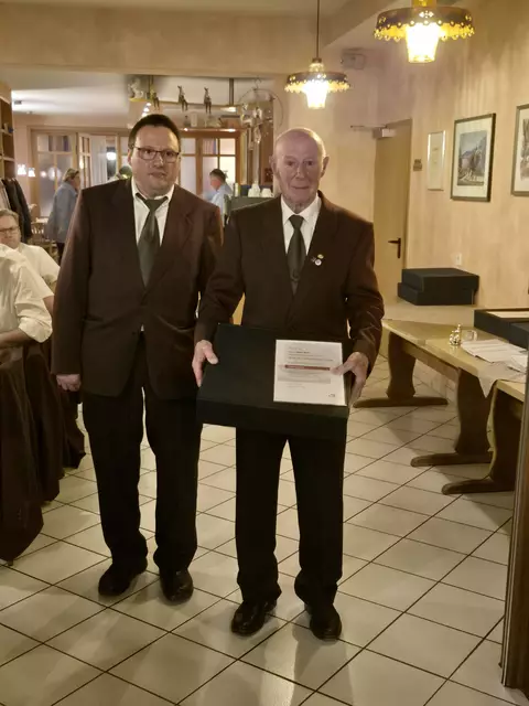 v.l. Hans Roll 65 jähriges Jubiläum  | Foto: Michael Müller 