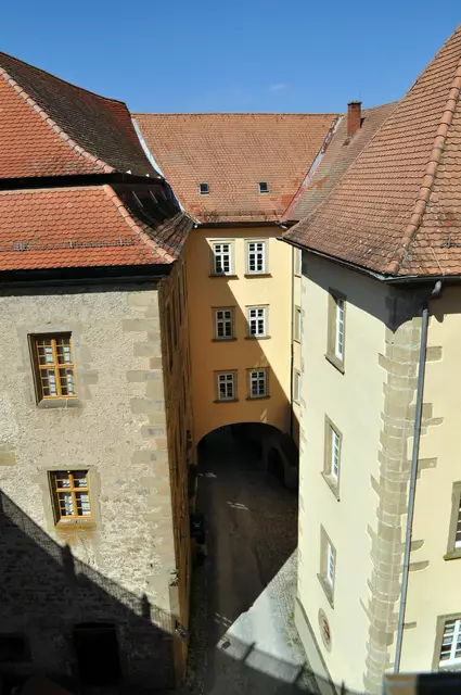 Blick vom Wehrgang in den Innenhof | Foto: Daniela Somers
