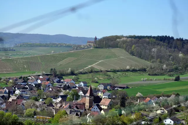 Blick auf Haberschlacht und dahinter auf Schloss Stocksberg | Foto: Daniela Somers