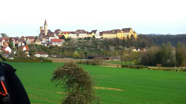 Die Silhouette von Kirchberg -  ein herrlicher Blickfang.  | Foto: Isolde Reitz