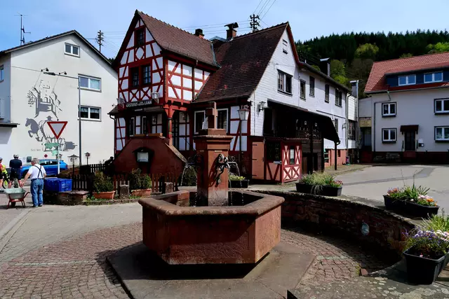 Heiligkreuzsteinach  | Foto: Eduard Warenik