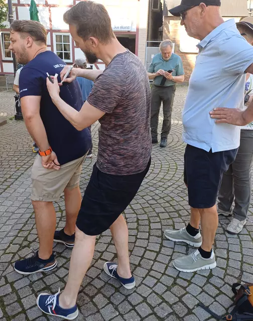 so weiß man wer dabei war wenn man sich verewigt | Foto: E. Rosendorf