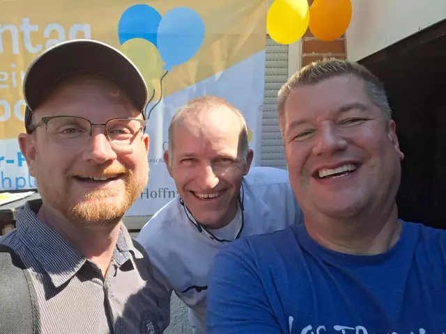 Aljoscha Kuch, Karsten Strohäcker alias Mr. Joy und Ulli Baral gestalteten den Familiengottesdienst der Apis beim 1. Mai-Familientag 2025. | Foto: Ulli Baral