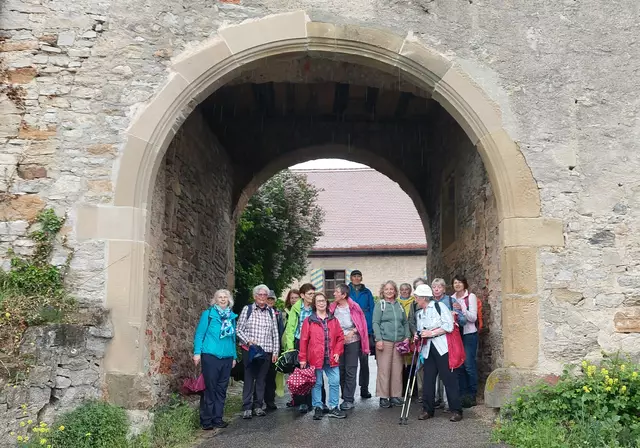 Das mächtige Tor lädt ein zum Besuch. | Foto: Foto privat