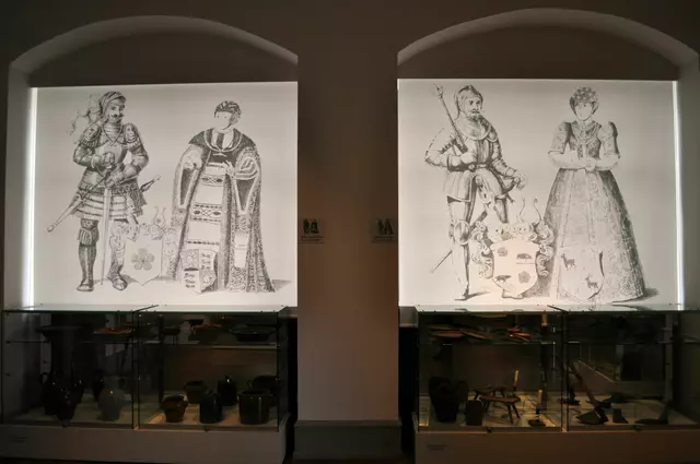 Links Graf Bernhard III. von Eberstein und seine Gemahlin Kundegunde von Sonnenberg. Sie haben den Schlossbau begonnen.
Rechts Graf Philipp II. von Eberstein und seine Gemahlin Katharina von Stollberg. Sie haben den Schlossbau vollendet. | Foto: Daniela Somers