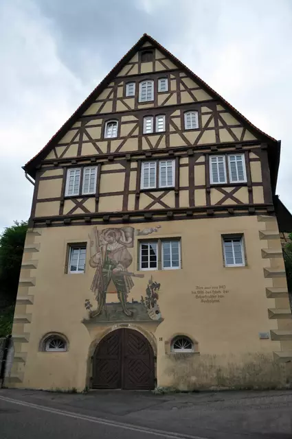  Scharfrichterhaus von 1615. Es ist das älteste Haus im Ort und hat auch den großen Stadtbrand überlebt. Es stand ehemals vor den Stadtmauern. Denn Scharfrichter waren am Rand der Gesellschaft. Meist hatten sie noch zusätzlich den Beruf des Abdeckers und ihre Häuser waren meist außerhalb der Stadtmauern. | Foto: Daniela Somers