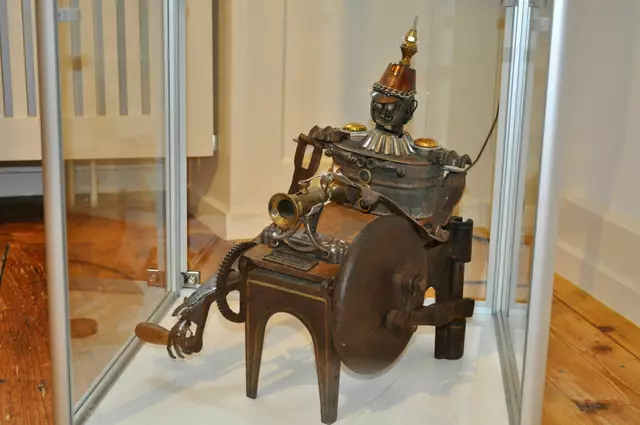 Apothekenmuseum. In einem seperaten Raum kann man die "Kuriositäten" des Künstlers Hajo Rheinstädter anschauen. | Foto: Daniela Somers