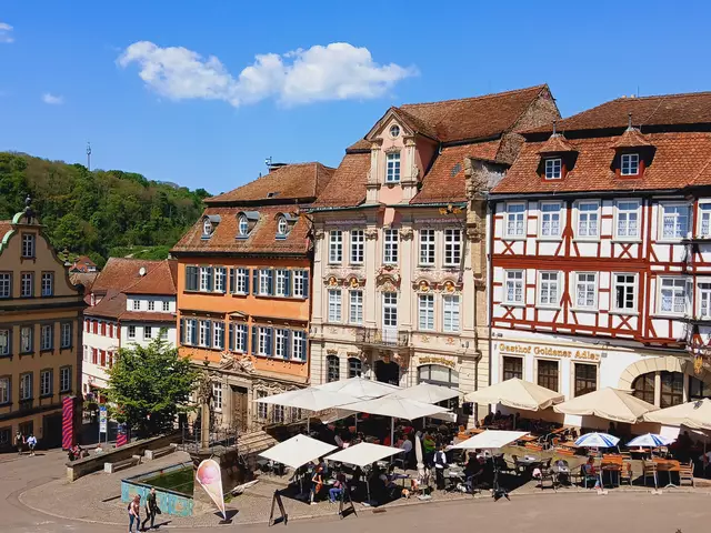 Unterhalb des Cafés befindet sich der Marktbrunnen  | Foto: sigischlottke